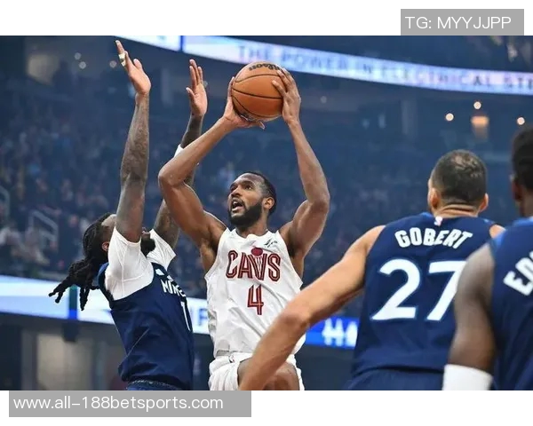 关键时刻莫布里展现实力16投7中三分命中率高达50贡献22分13篮板4助攻4盖帽 关键时刻莫布里展现实力16投7中三分命中率高达50贡献22分13篮板4助攻4盖帽